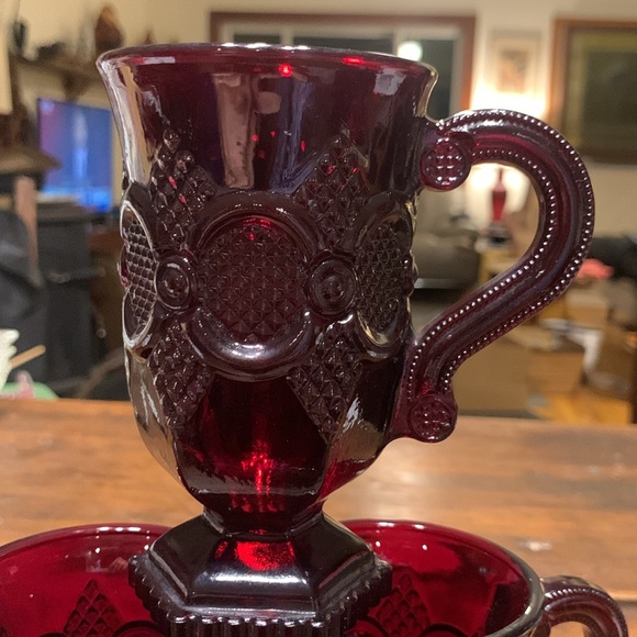 4 AVON CAPE COD 1876 COLLECTION RUBY GLASS PEDESTAL FOOT MUGS IRISH COFFEE CUPS - Picture 4 of 10